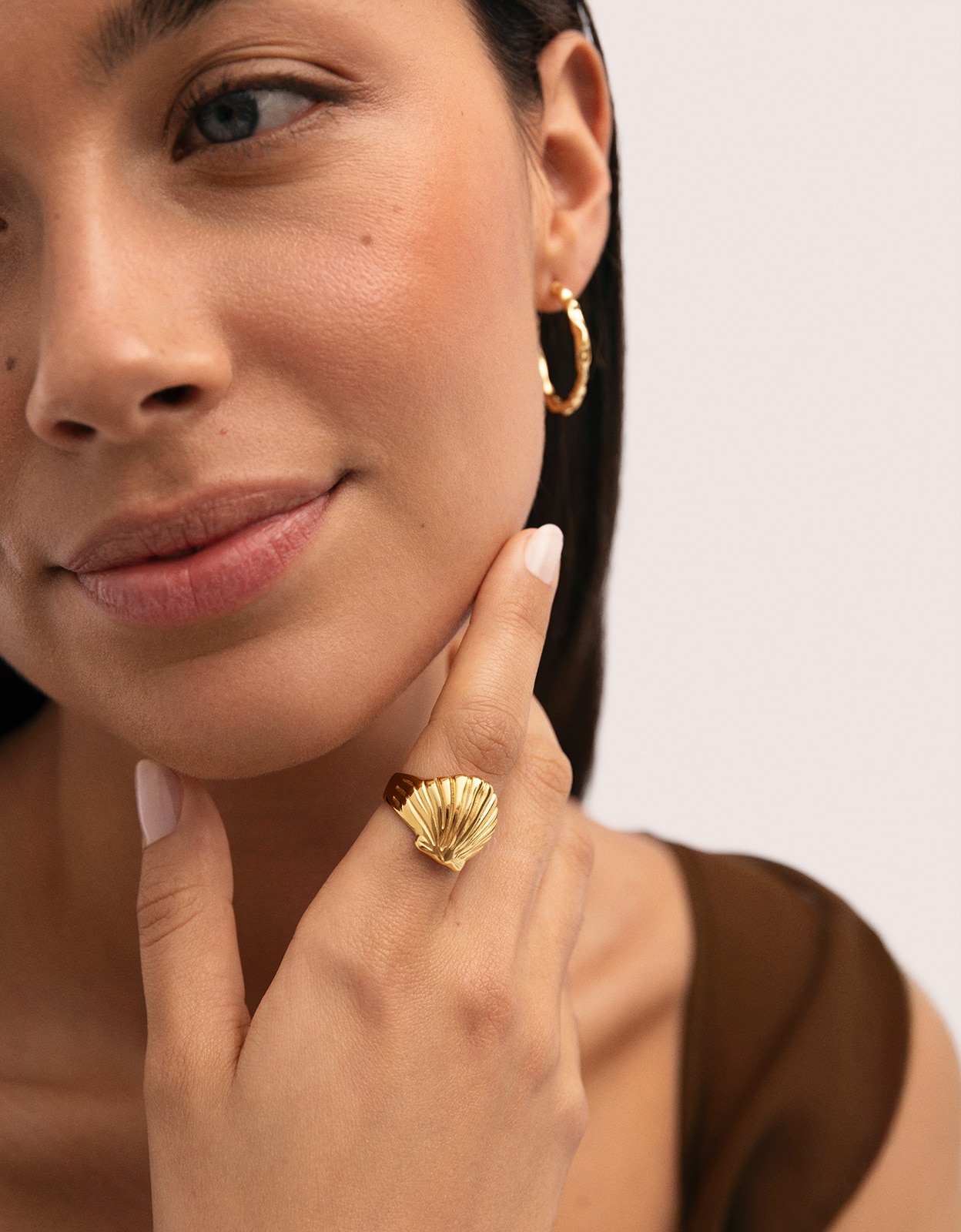 Anillo tipo sello shelly de acero bañado en oro - Singularu - Dorado Dorado-2