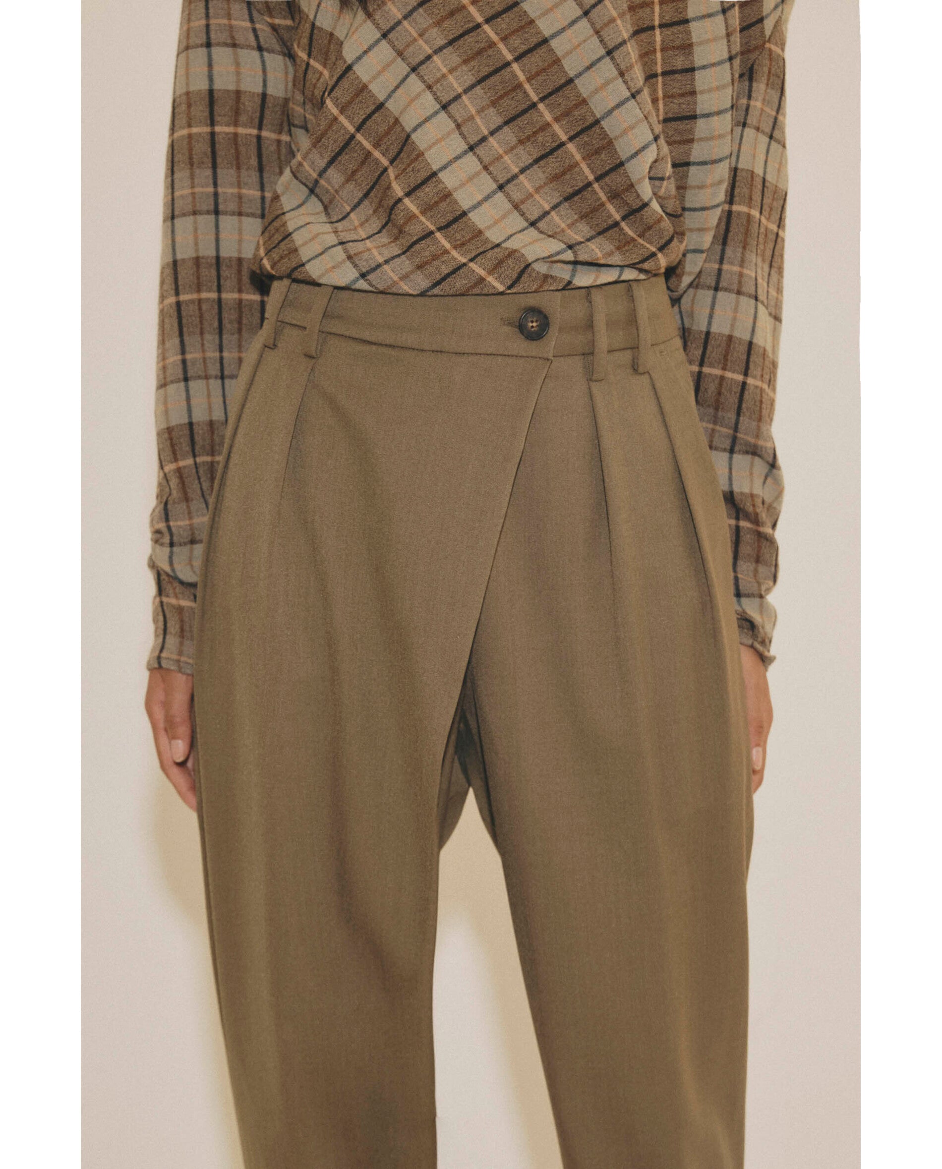 Imagen 1 de Pantalón de mujer tiro cruzado - Bimani - Verde militar Verde militar