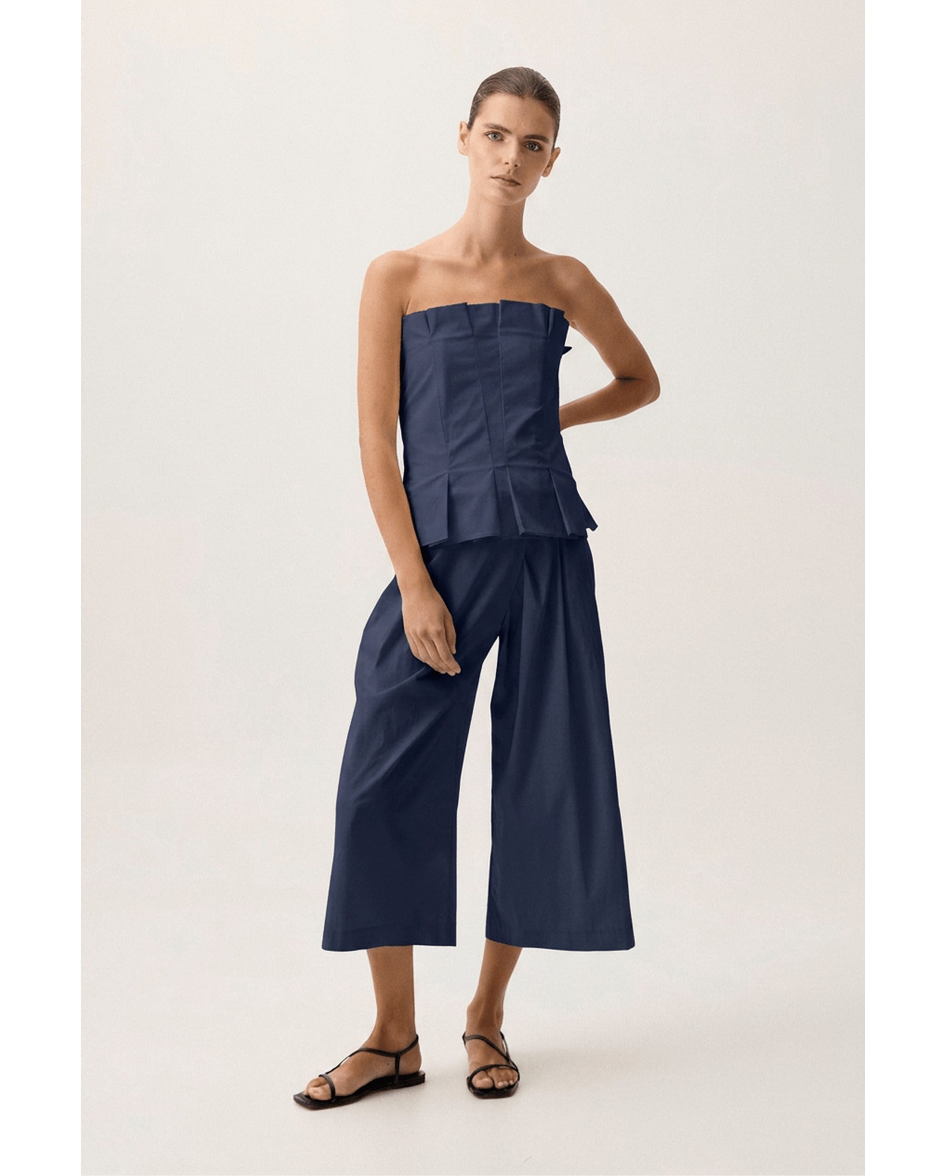 Imagen 0 de Pantalón de mujer capri Azul marino