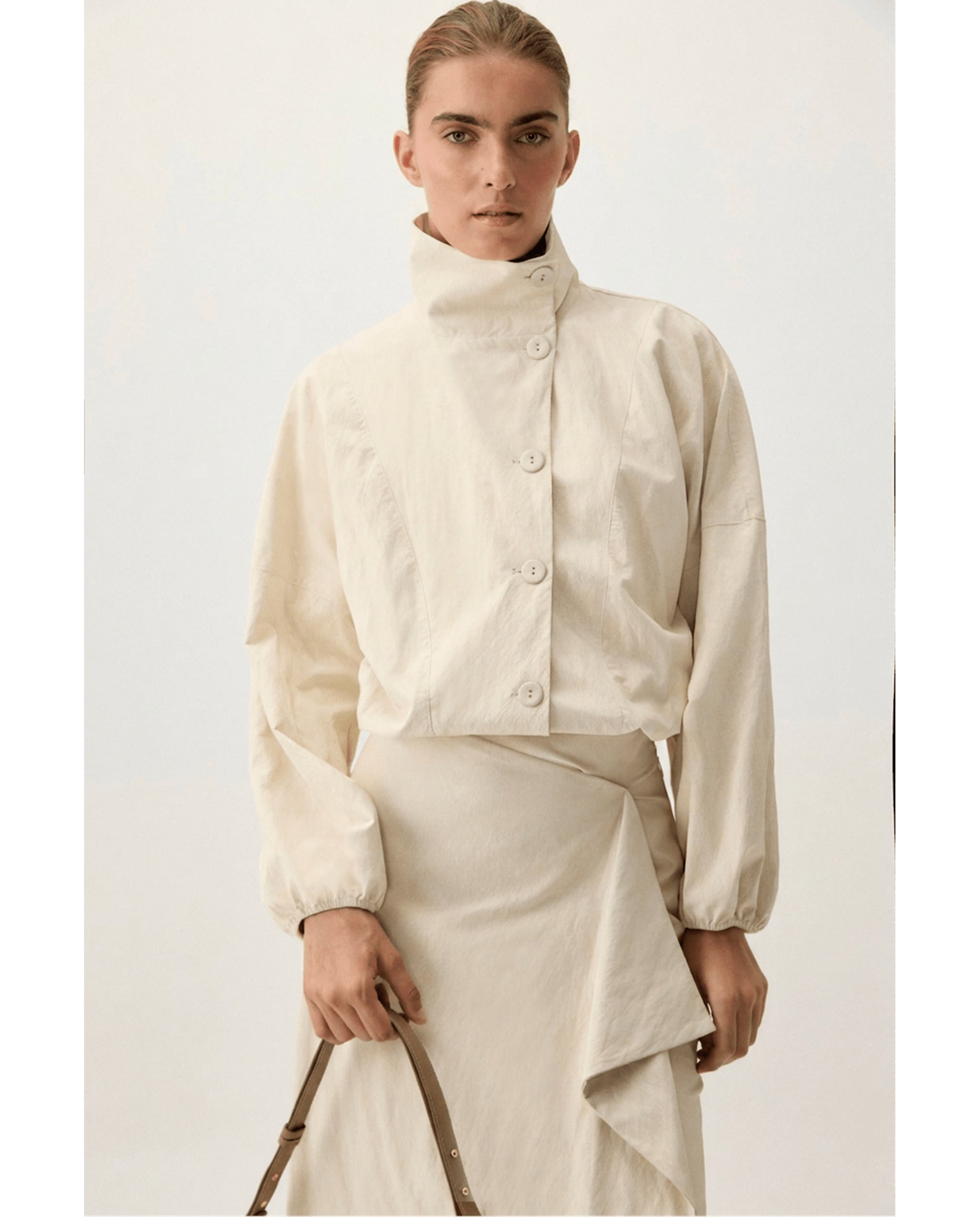 Cazadora de mujer efecto piel con textura - Bimani - Crema Crema-1