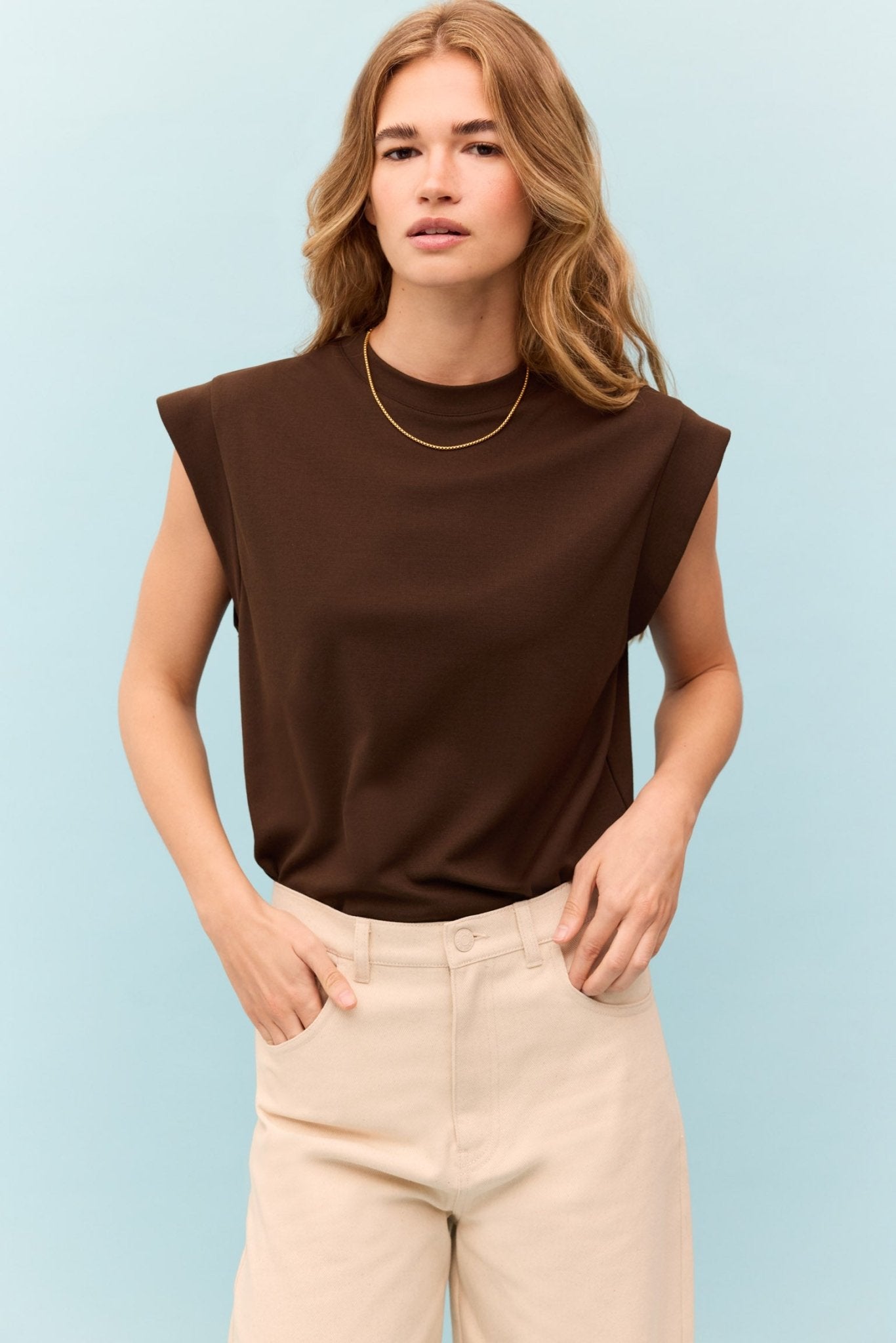 Bimani - Camiseta de mujer de corte recto y largo medio.