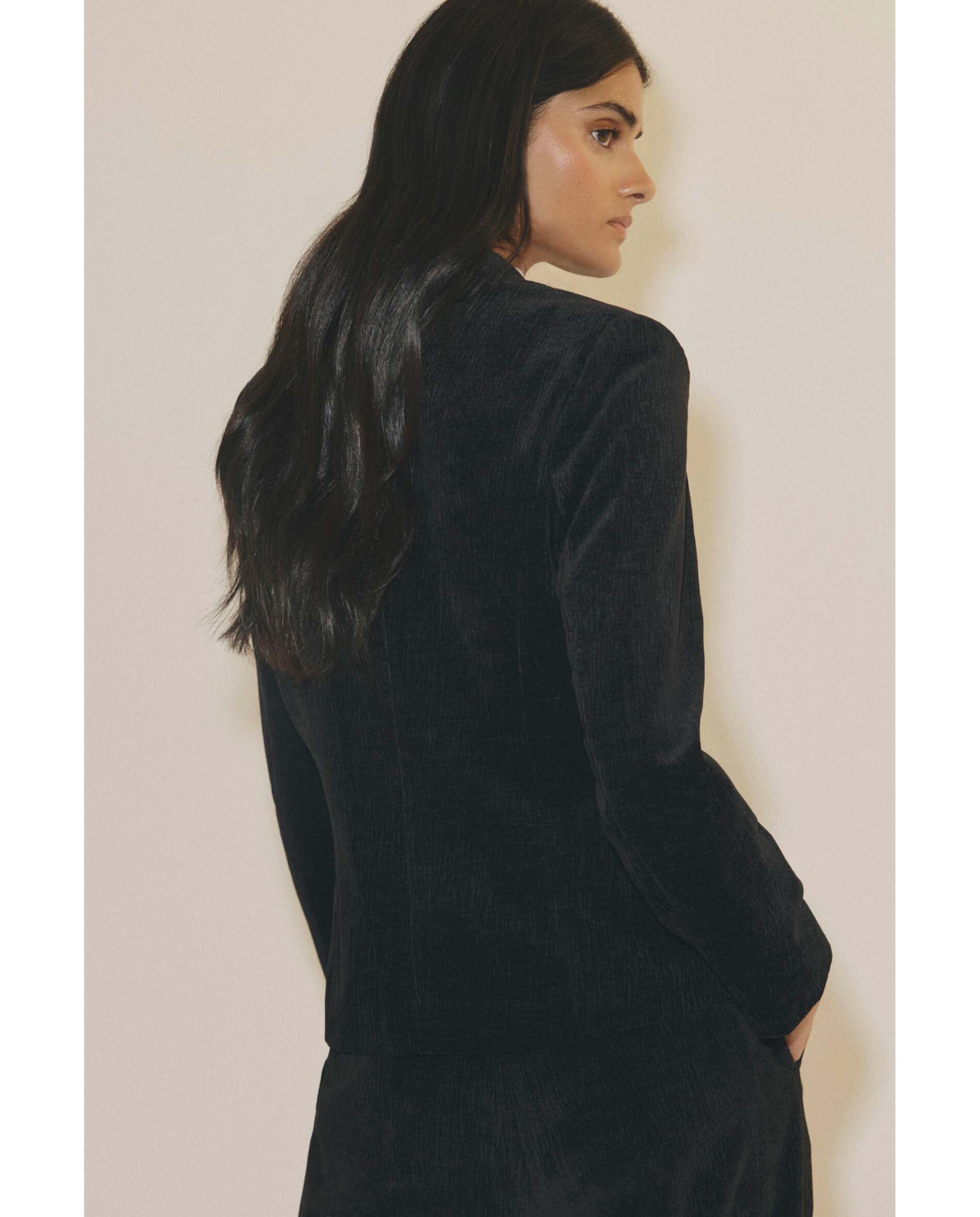 Imagen 2 de Chaqueta de mujer de terciopelo - Bimani - Negro Negro