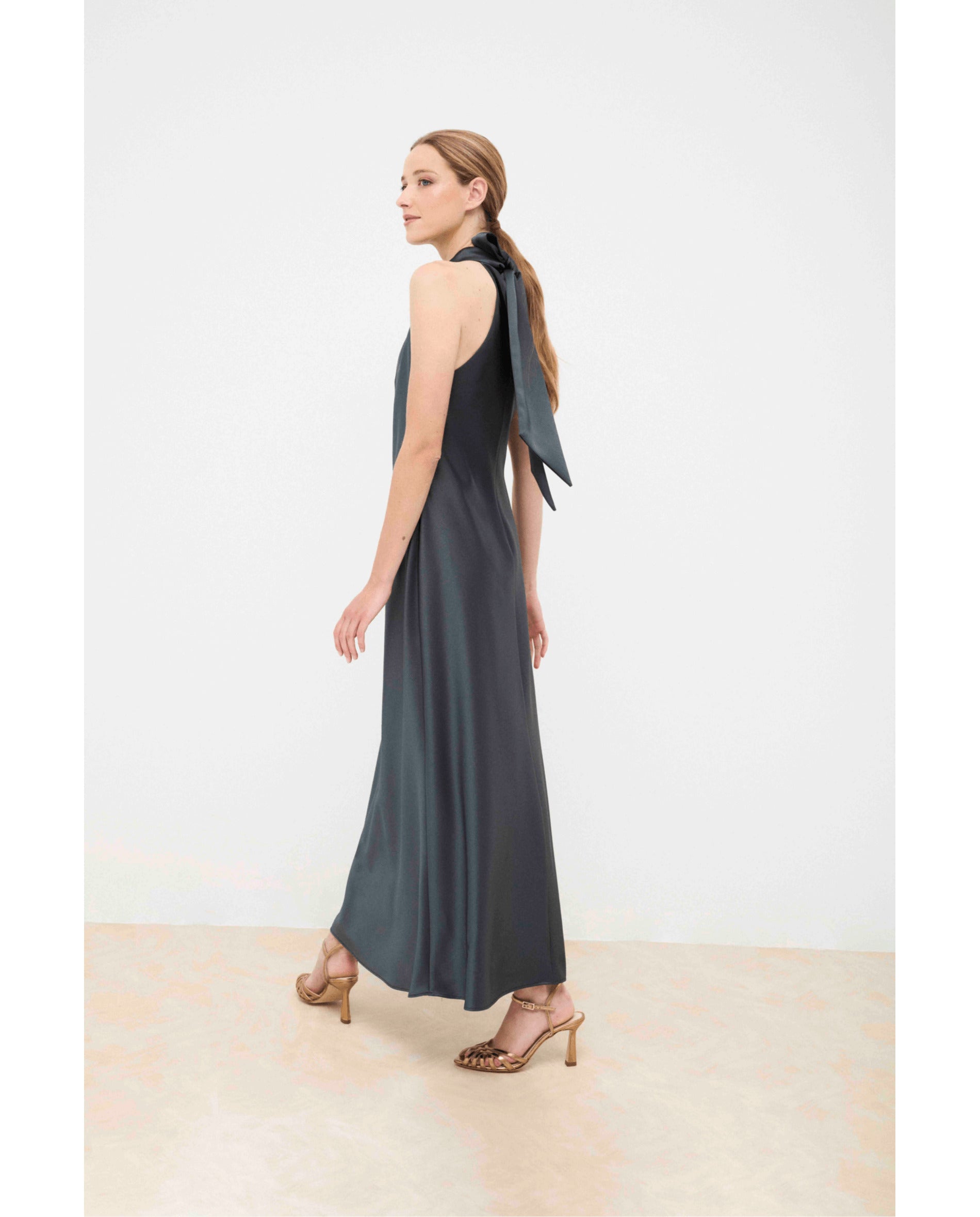 Vestido de mujer satinado