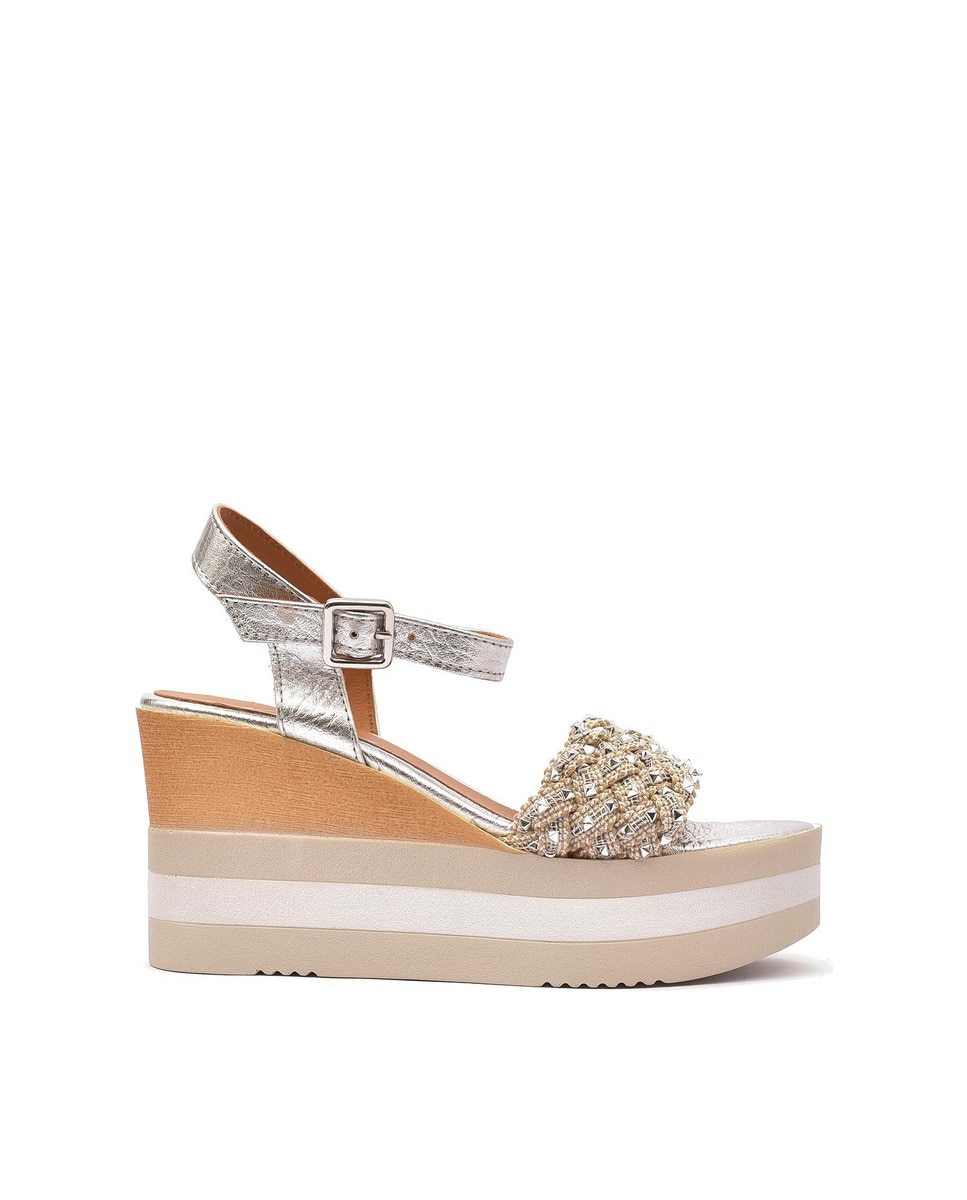 Alpe - Sandalias de cuña de mujer de piel campero lame en color plata.