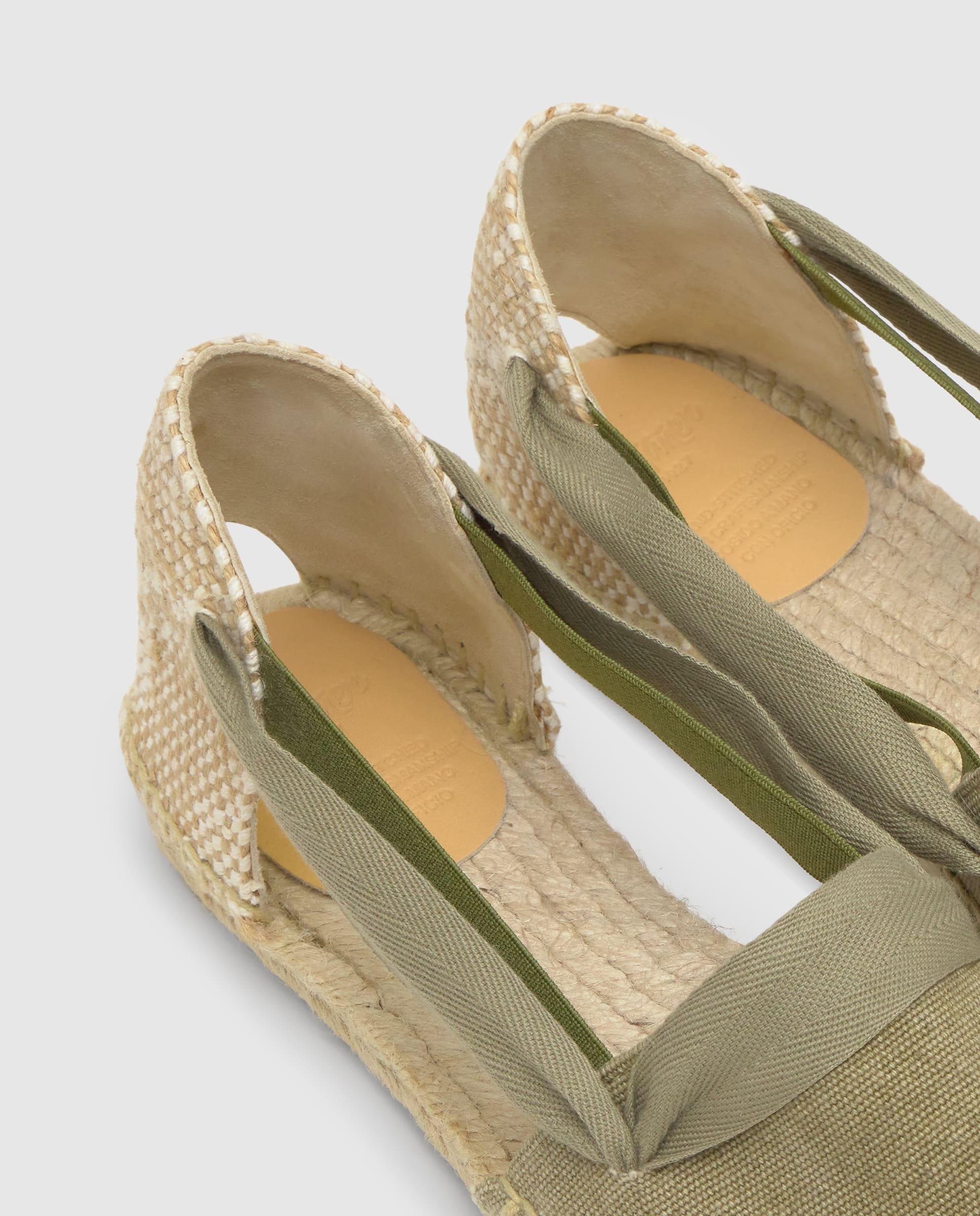 Alpargatas planas de mujer Kaia con elásticos laterales y cintas a tono - Castañer - Verde Oliva Verde Oliva-6
