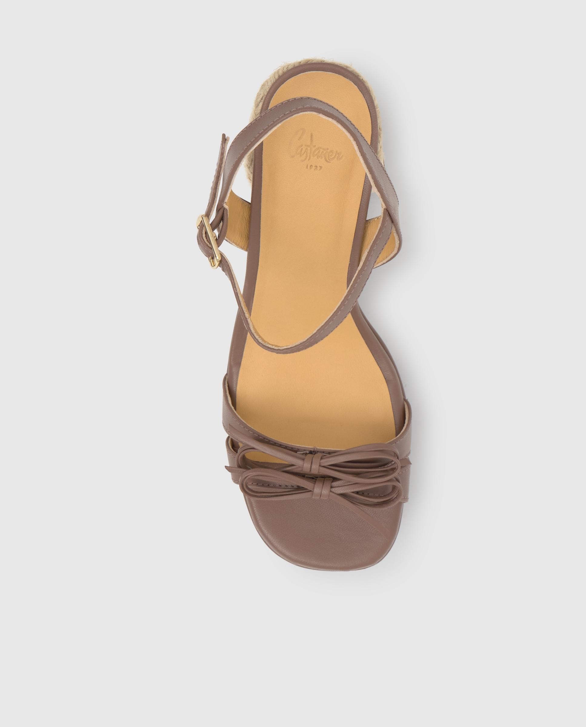 Sandalias de pala de mujer florina abierta con cierre de hebilla y lazos decorativos - Castañer - Marrón claro Marrón claro-6