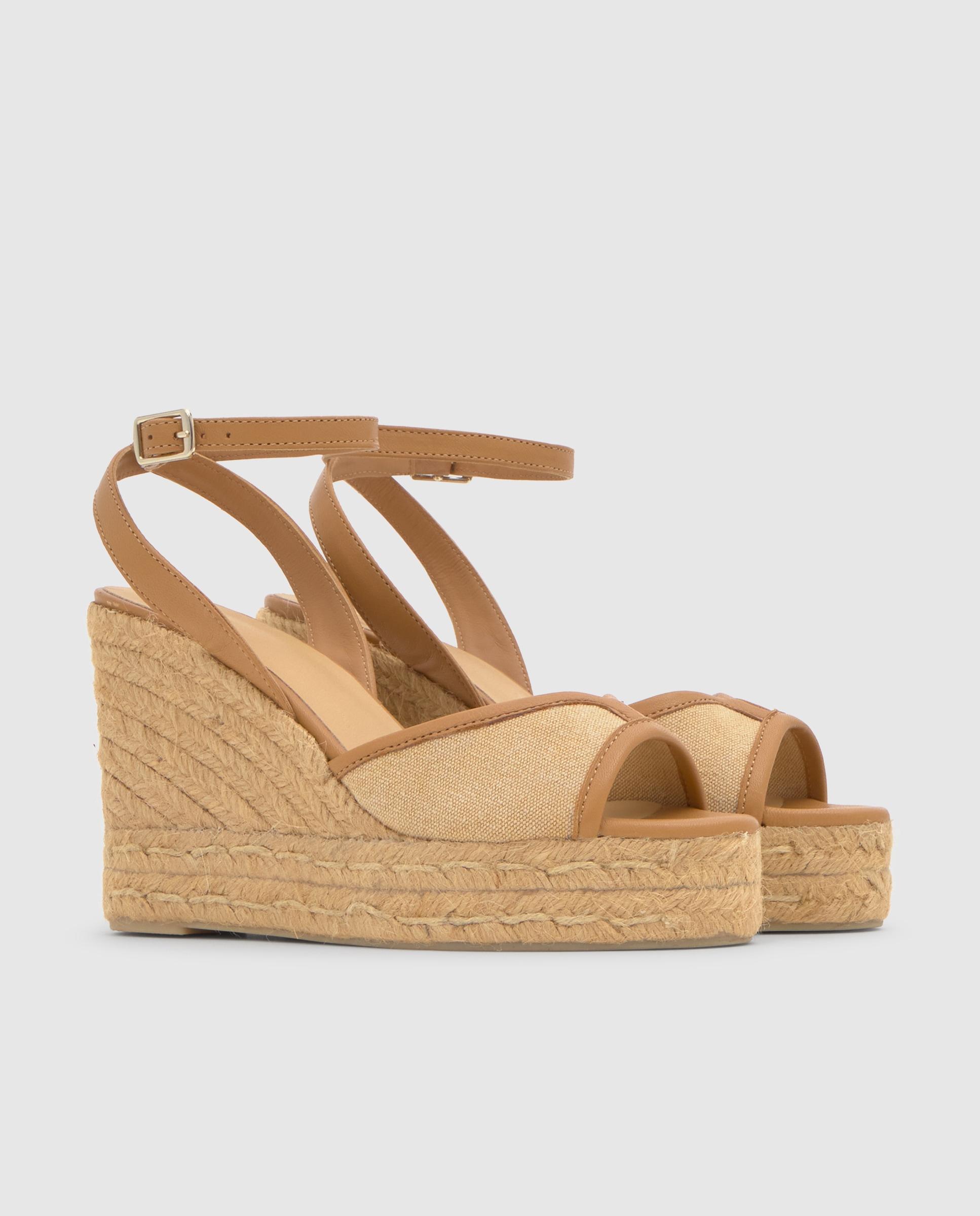 Sandalias de cuña de mujer Brigitte con cierre de hebilla y escote en v - Castañer - Beige Beige-3