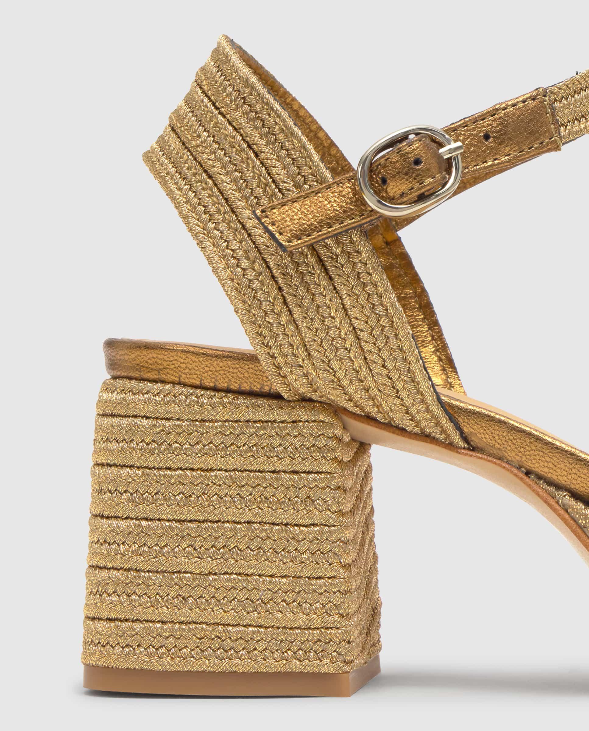 Sandalias de tiras de mujer Vallita con trenzado metalizado y cierre de hebilla - Castañer - Oro Oro-4