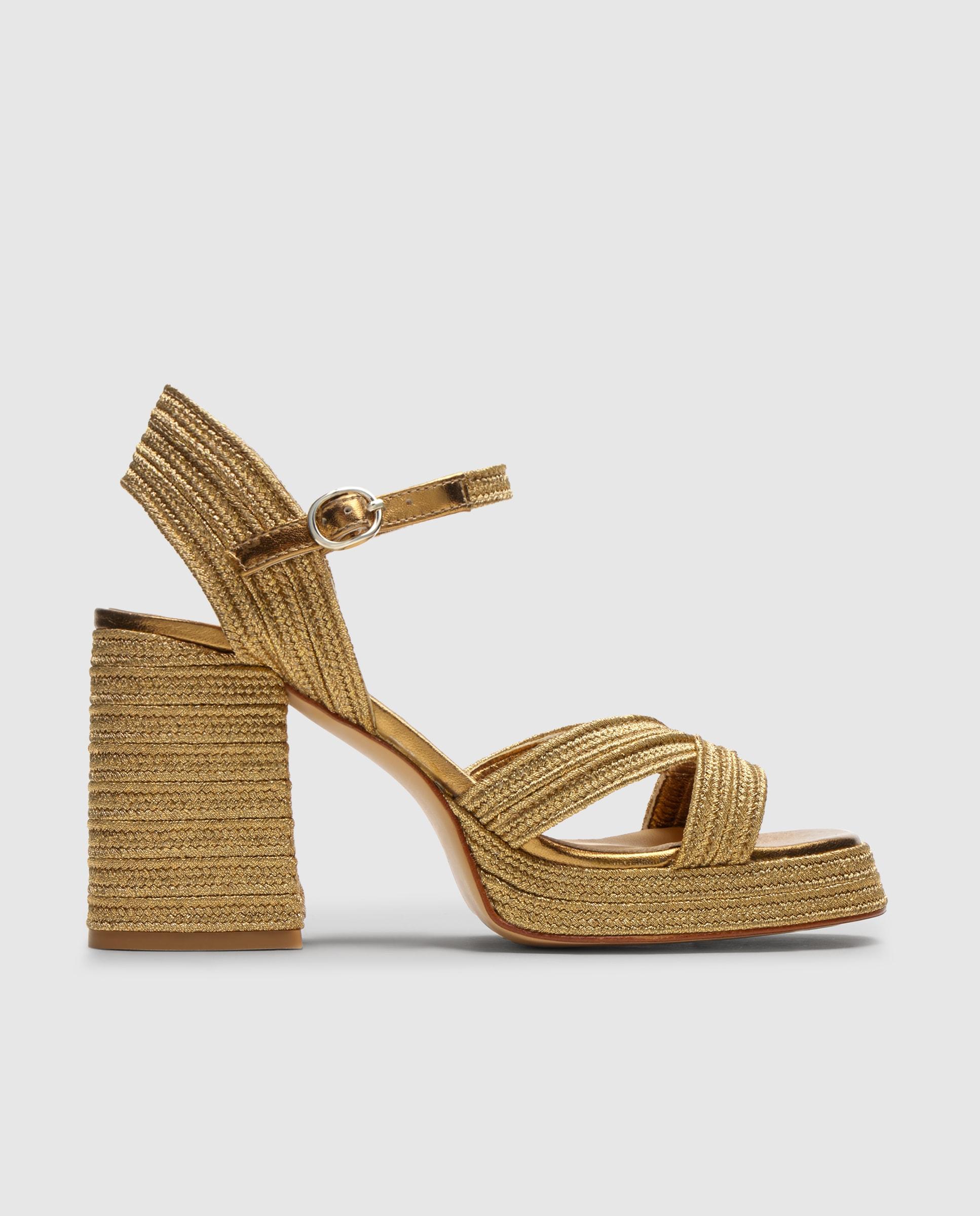 Sandalias de tacón de mujer Valle en acabados trenzados y metalizados.