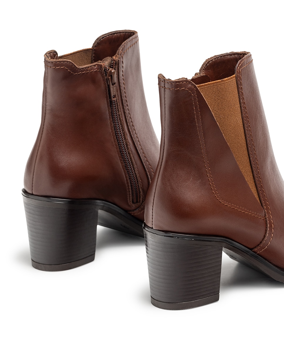 Botins de Salto em Pele Castanho-2