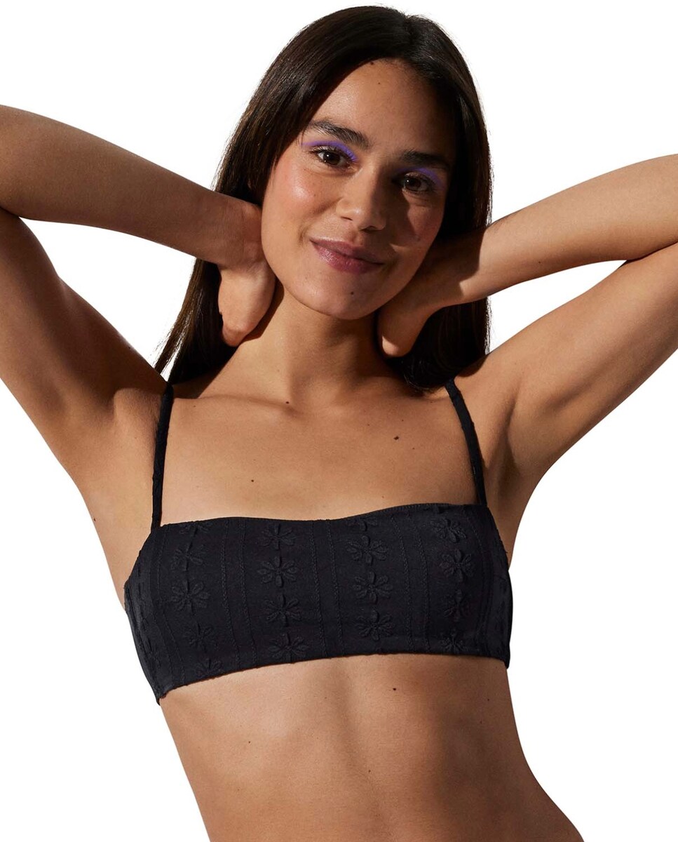 Top de bikini bandeau en tejido con textura de flores con relleno