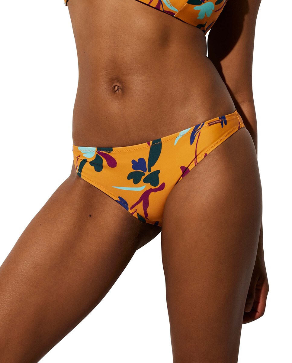 Braga de bikini estilo mini con estampado de flores · Ysabel Mora · El