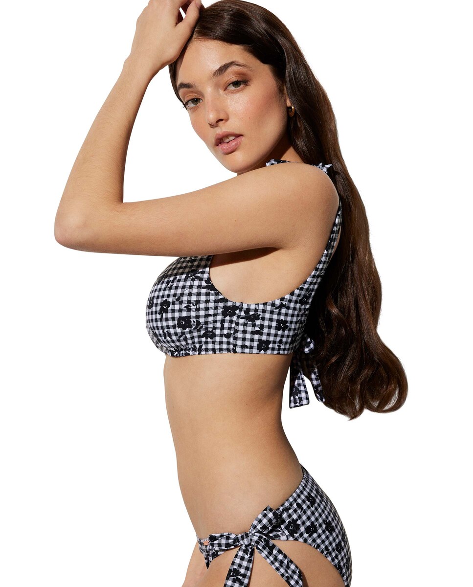 Bikini con aro reductor y braguita con lazos diseño vichy · Ysabel Mora