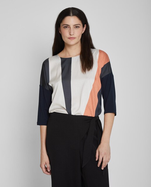 Imagen 0 de Camiseta de mujer con estampado y manga francesa