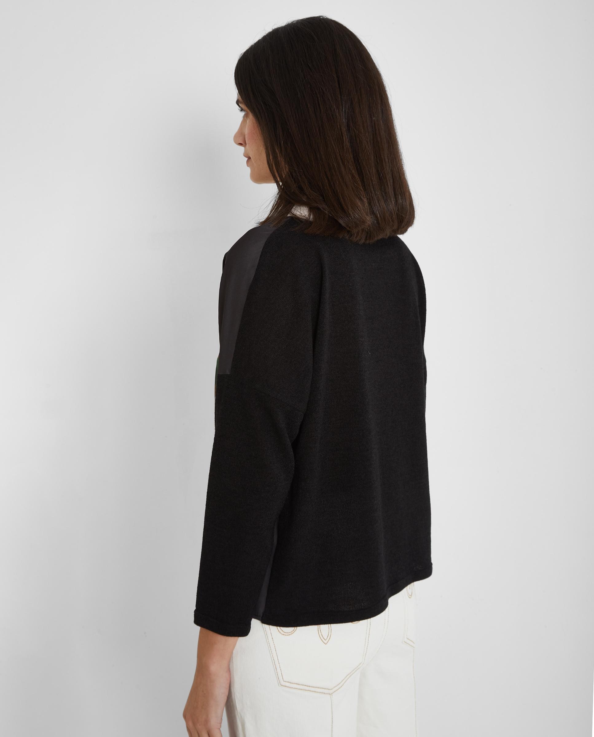 Camiseta de mujer con estampado floral y cuello vuelto - Trucco - Negro Negro-2