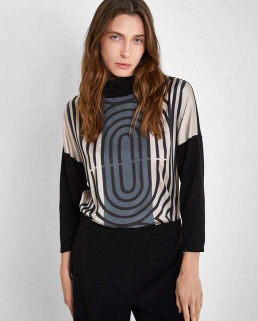 Imagen 0 de Camiseta de mujer con estampado y cuello perkins