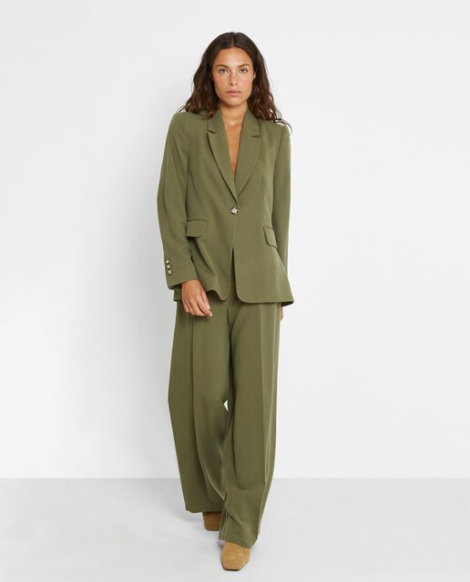 Imagen 0 de Blazer de mujer con cuello solapas