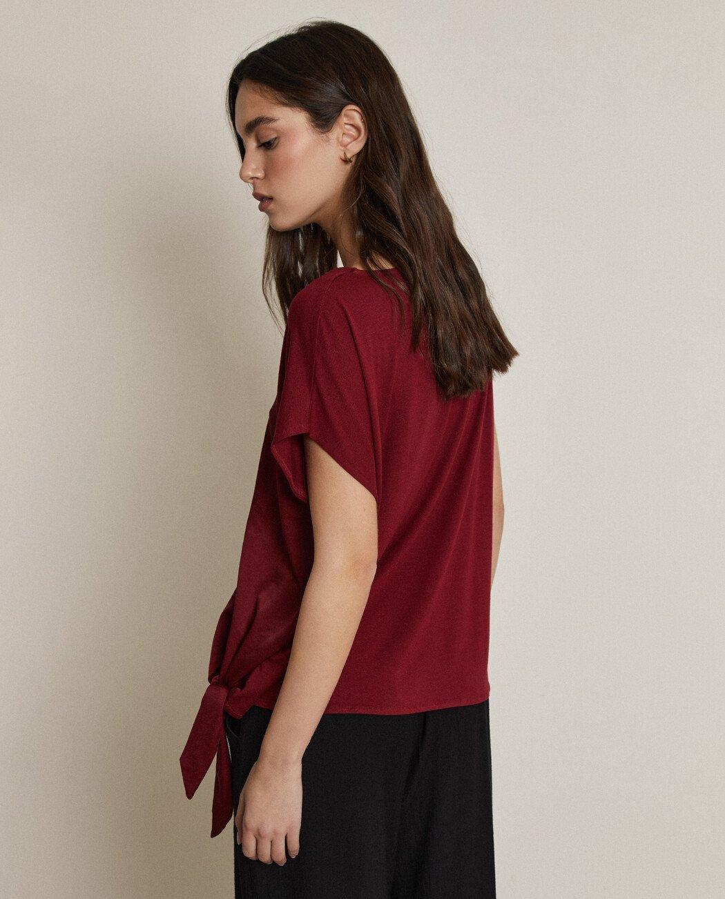 Camiseta de mujer de manga corta con detalle de lazo - Trucco - Granate Granate-2