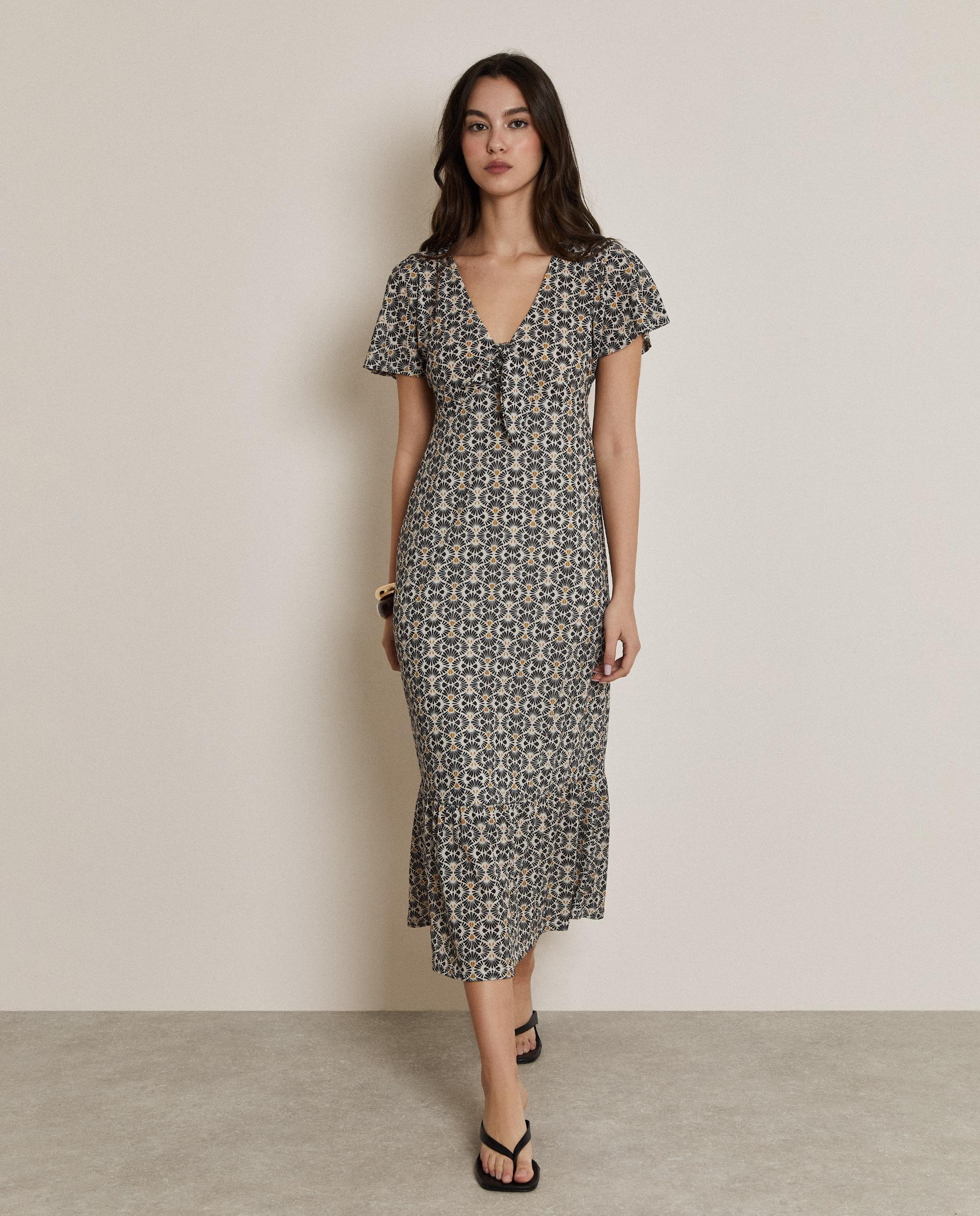 Trucco - Vestido midi estampado con escote en pico.