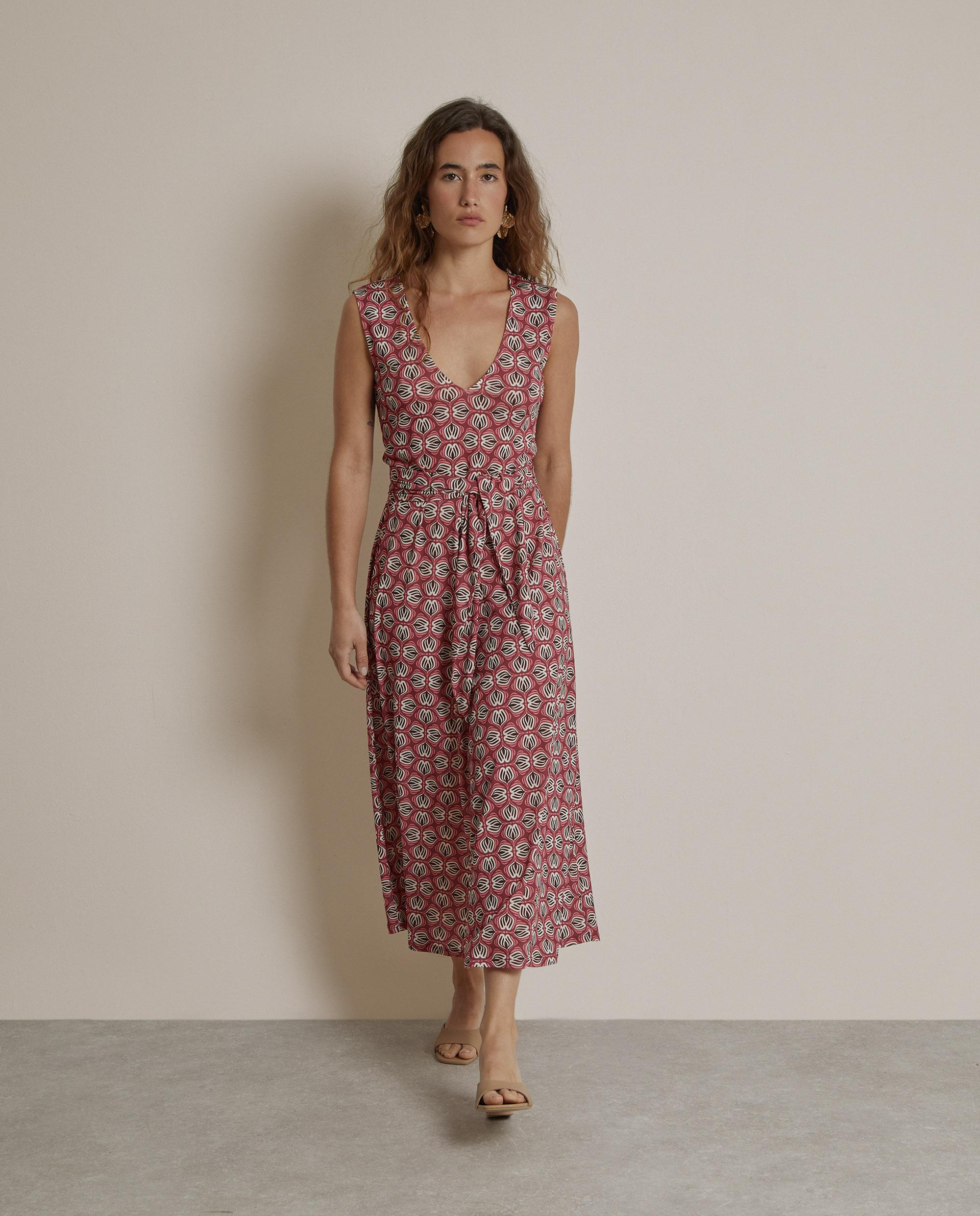 Trucco - Vestido midi estampado con escote en v.