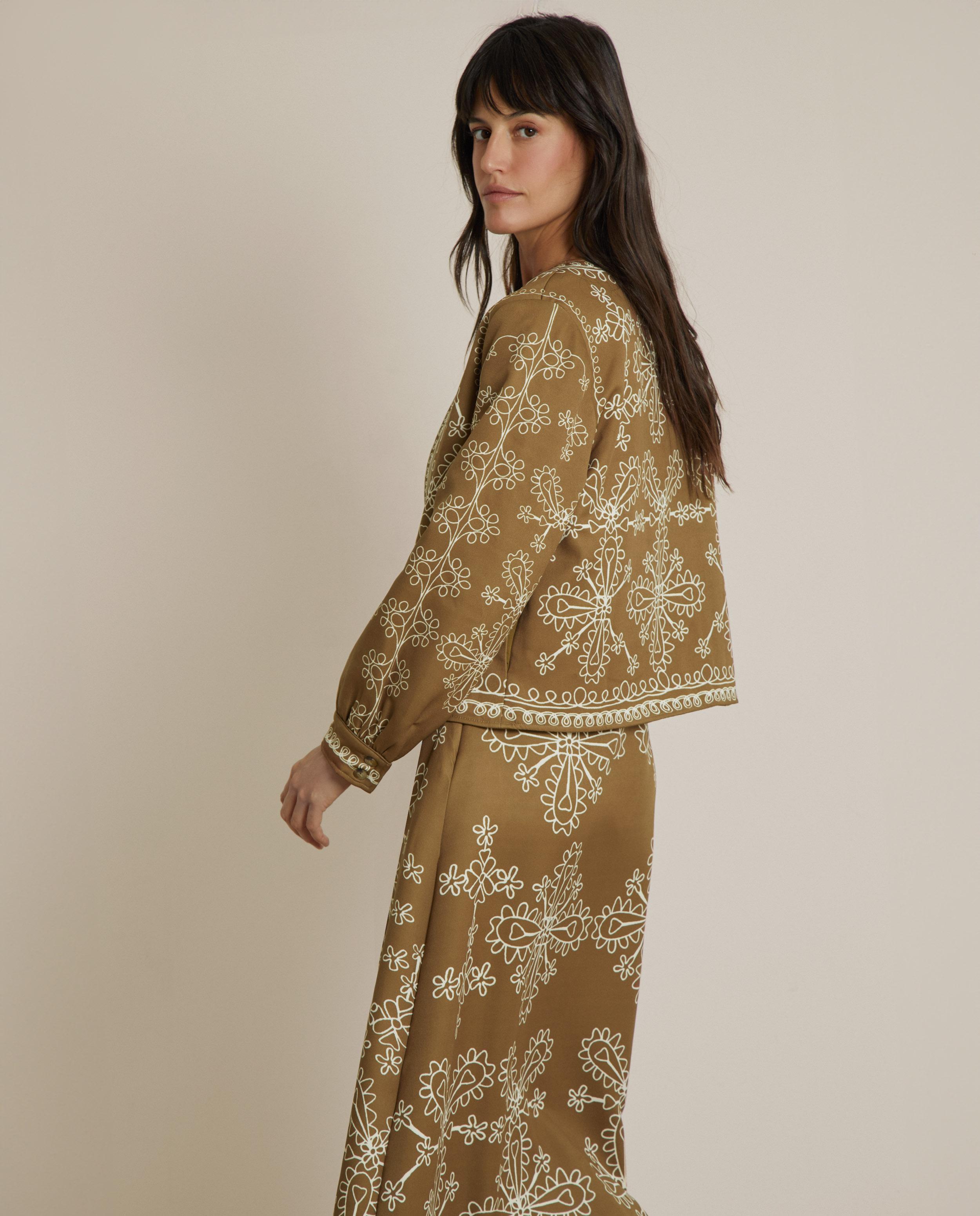 Chaqueta de mujer corta con bordados florales - Trucco - Canela Canela-2