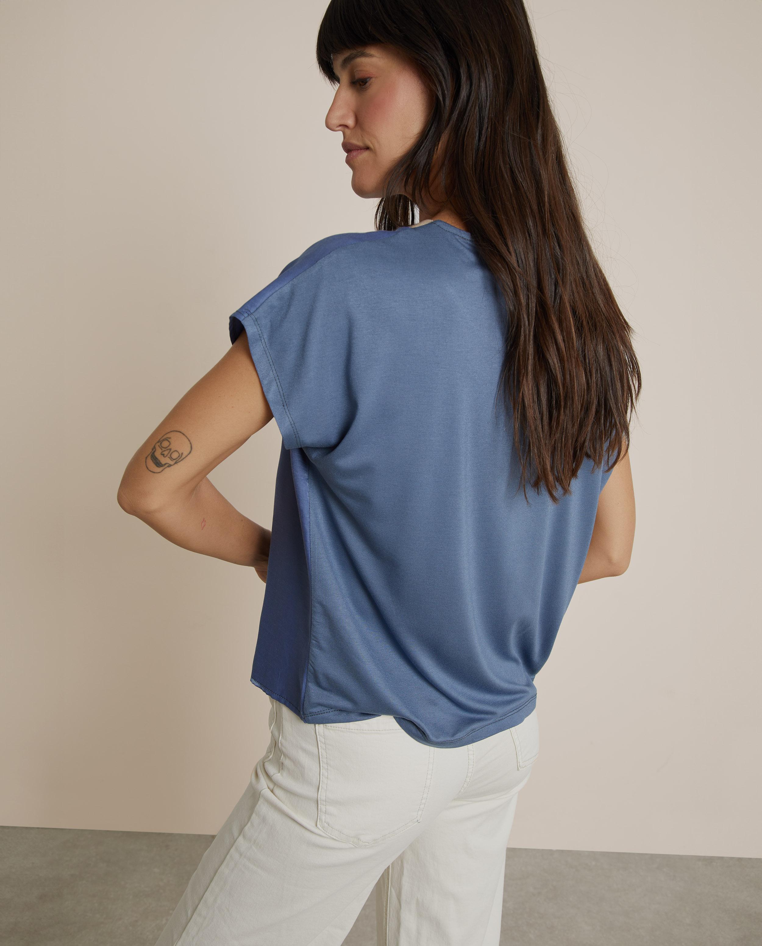 Camiseta de mujer con brillo y cuello en contraste - Trucco - Azul porcelana Azul porcelana-2