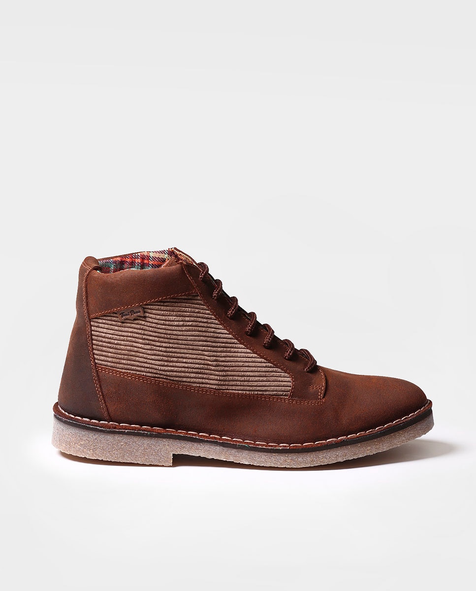 Botines de hombre de serraje engrasado con cordones