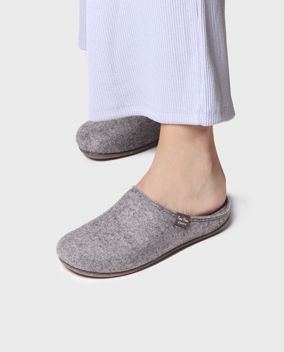 Imagen 4 de Zapatillas de casa cerradas de mujer de fieltro reciclado - Toni Pons - Gris Gris
