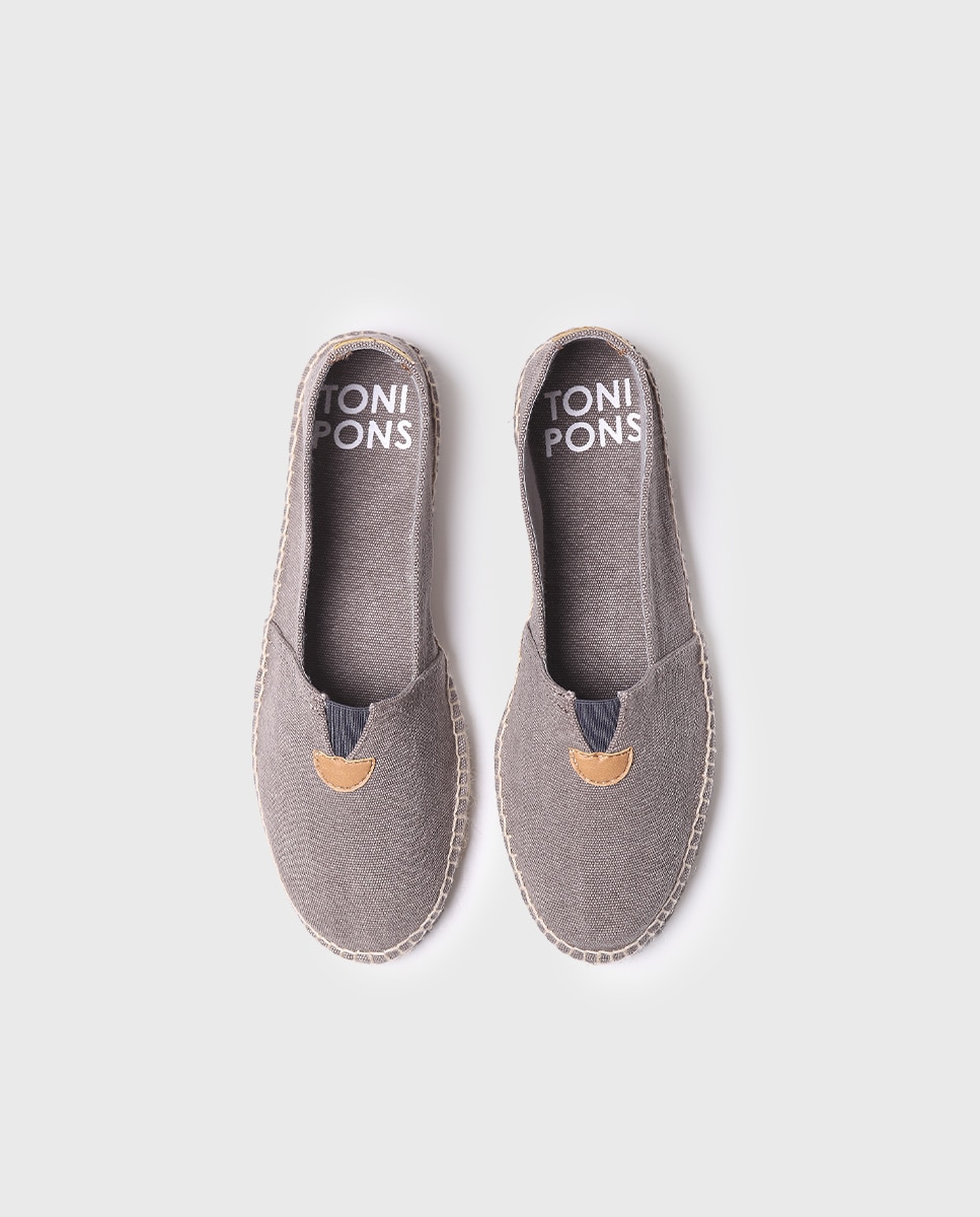 Imagen 4 de Alpargatas planas unisex de tejido en tonos lisos - Toni Pons - Gris Gris