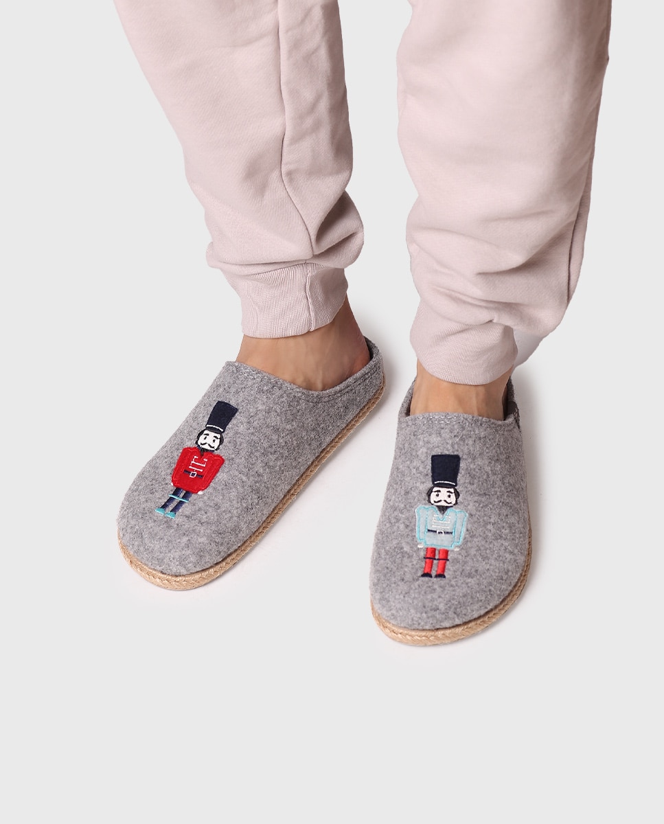 Imagen 4 de Zapatillas de casa de hombre de fieltro con bordado - Estampado Estampado