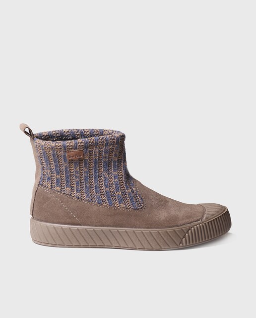Imagen 0 de Zapatillas de mujer abotinadas hechas en serraje