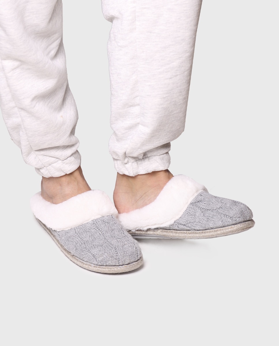 Imagen 4 de Zapatillas de casa abiertas de mujer de tejido con pelo - Toni Pons - Gris Gris