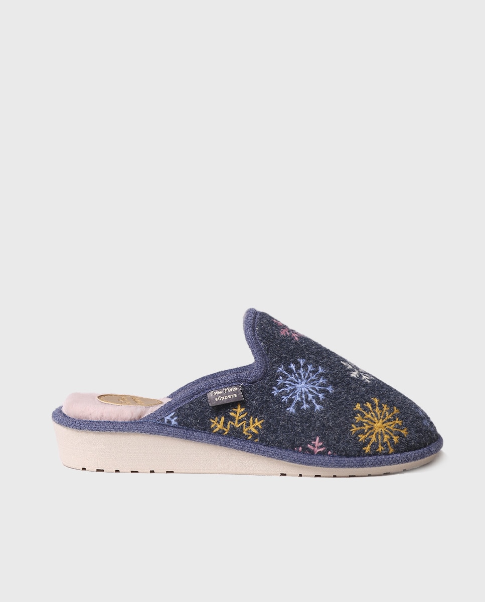 Zapatillas de casa cerradas de mujer de tejido con bordados - Toni Pons - Crudo Azul marino-1