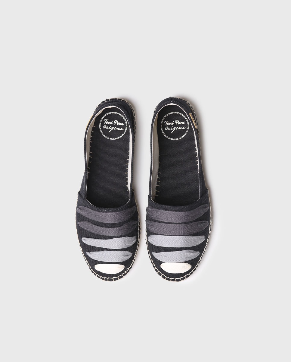 Alpargatas planas de mujer de tejido con cintas · Toni Pons · El