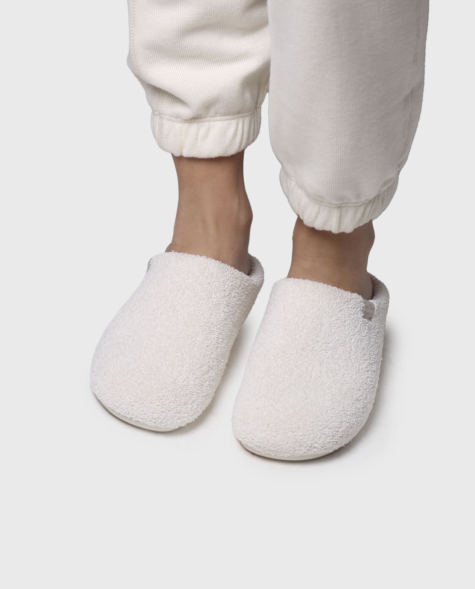 Zapatillas de casa abiertas de mujer de tejido de toalla en tonos lisos - Toni Pons - Crudo Crudo-4