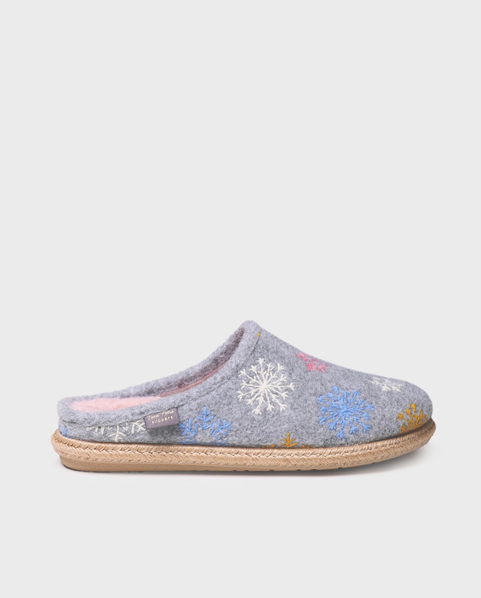 Imagen 1 de Zapatillas de casa cerradas de mujer con bordado - Toni Pons - Gris Gris