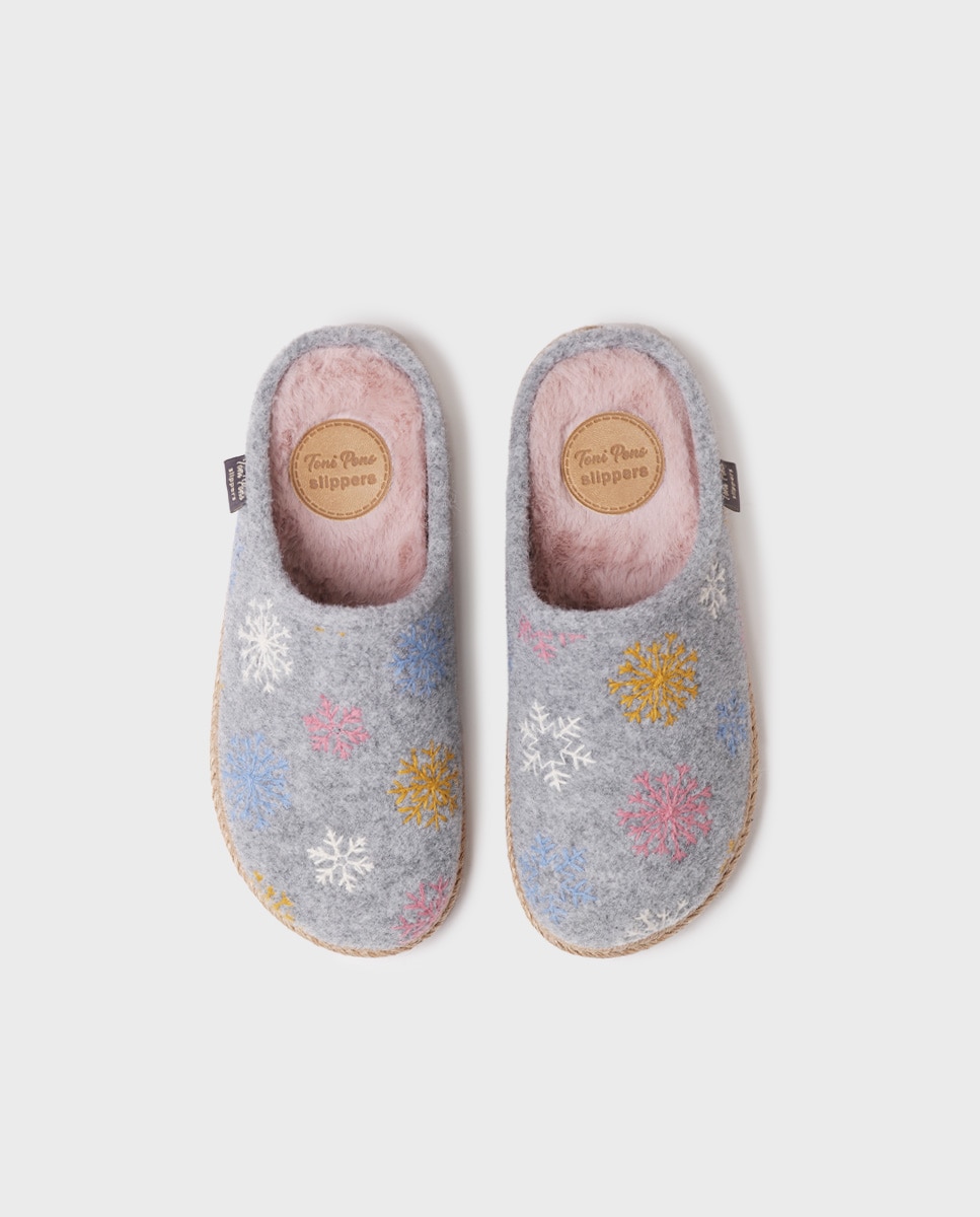 Imagen 3 de Zapatillas de casa cerradas de mujer con bordado - Toni Pons - Gris Gris
