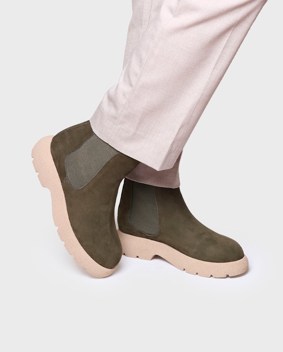 Imagen 4 de Botines de mujer de piel con elásticos - Kaki Kaki