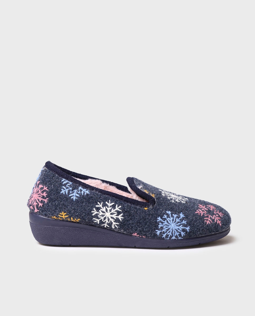 Imagen 0 de Zapatillas de casa cerradas de mujer con bordado Azul marino