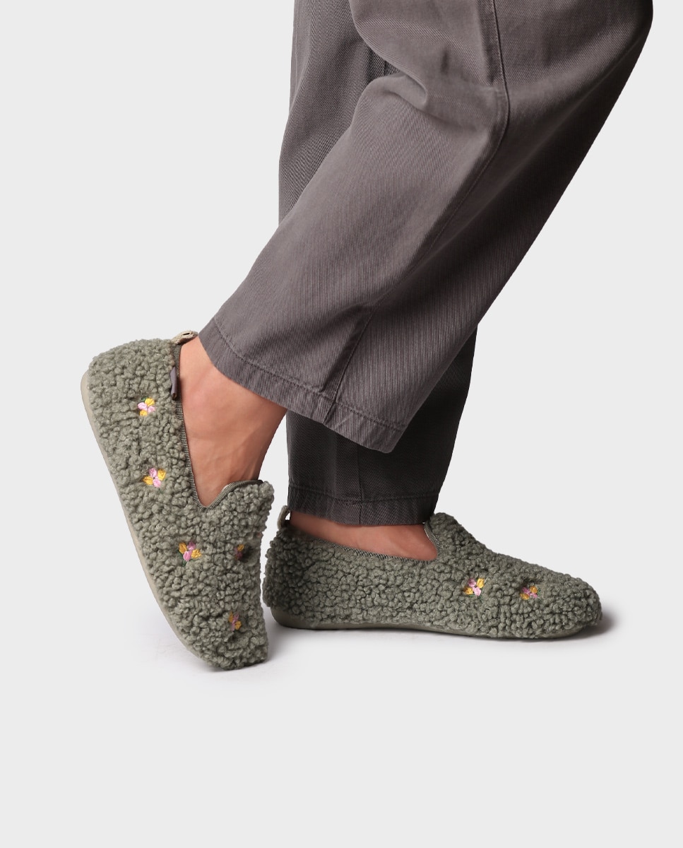 Imagen 2 de Zapatillas de casa cerradas de mujer con bordado - Toni Pons - Verde Verde
