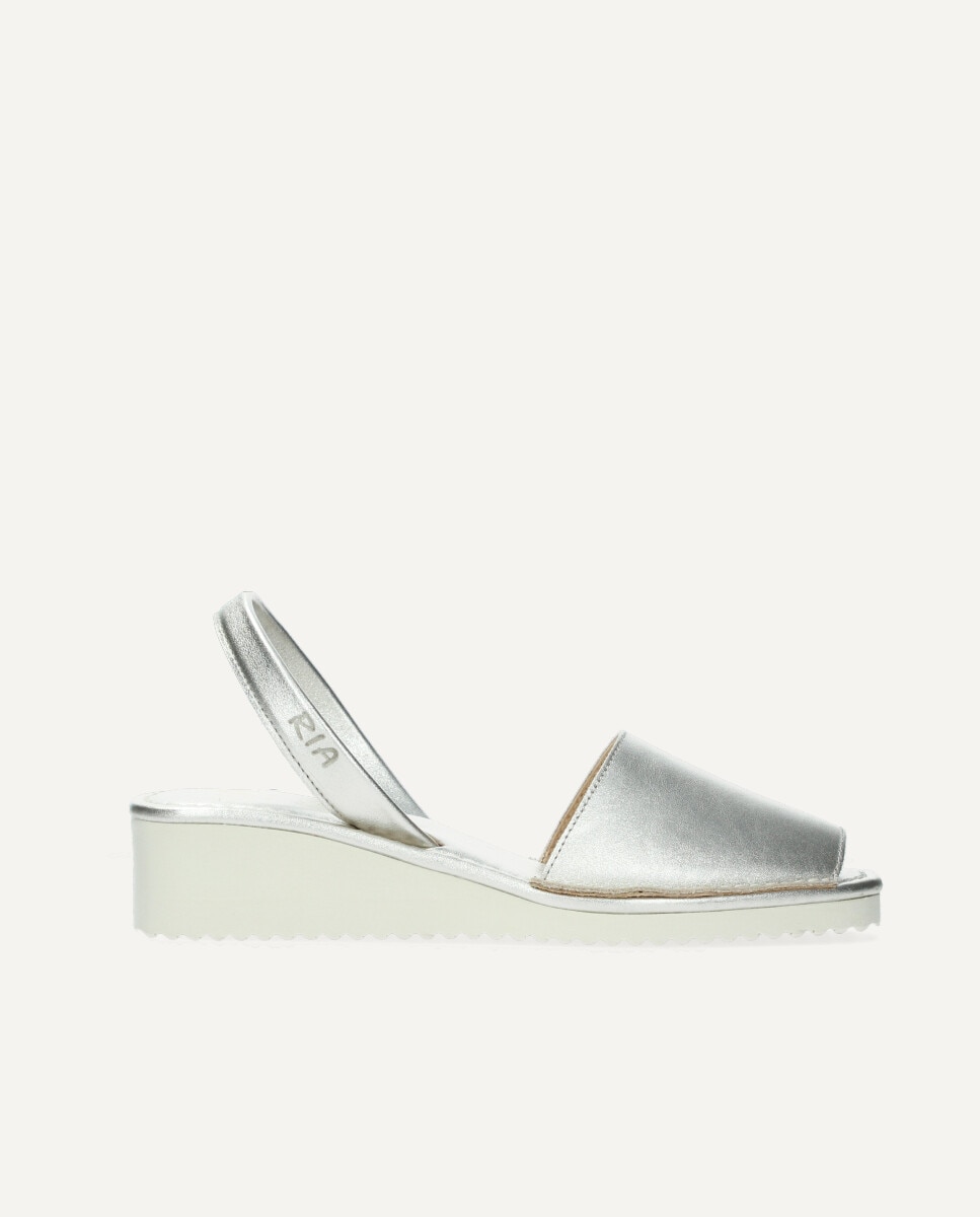 Imagen 0 de Menorquinas de mujer monocolor en color plata Plata