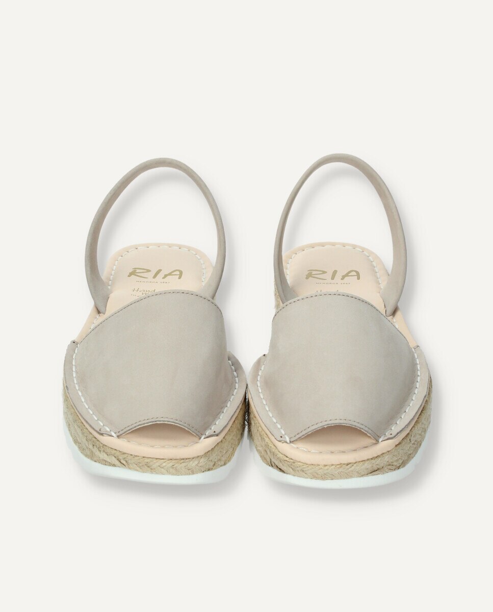 Menorquinas de mujer en piel de color taupe - Ria Menorca - Topo Topo-3