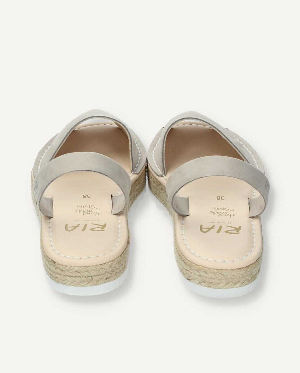 Menorquinas de mujer en piel de color taupe - Ria Menorca - Topo Topo-5