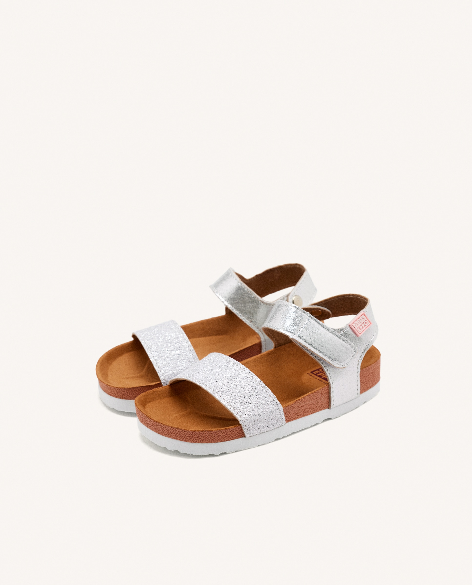 Sandalias abiertas de niña con detalle de tira frontal con purpurina - Gioseppo - Gris Gris-2