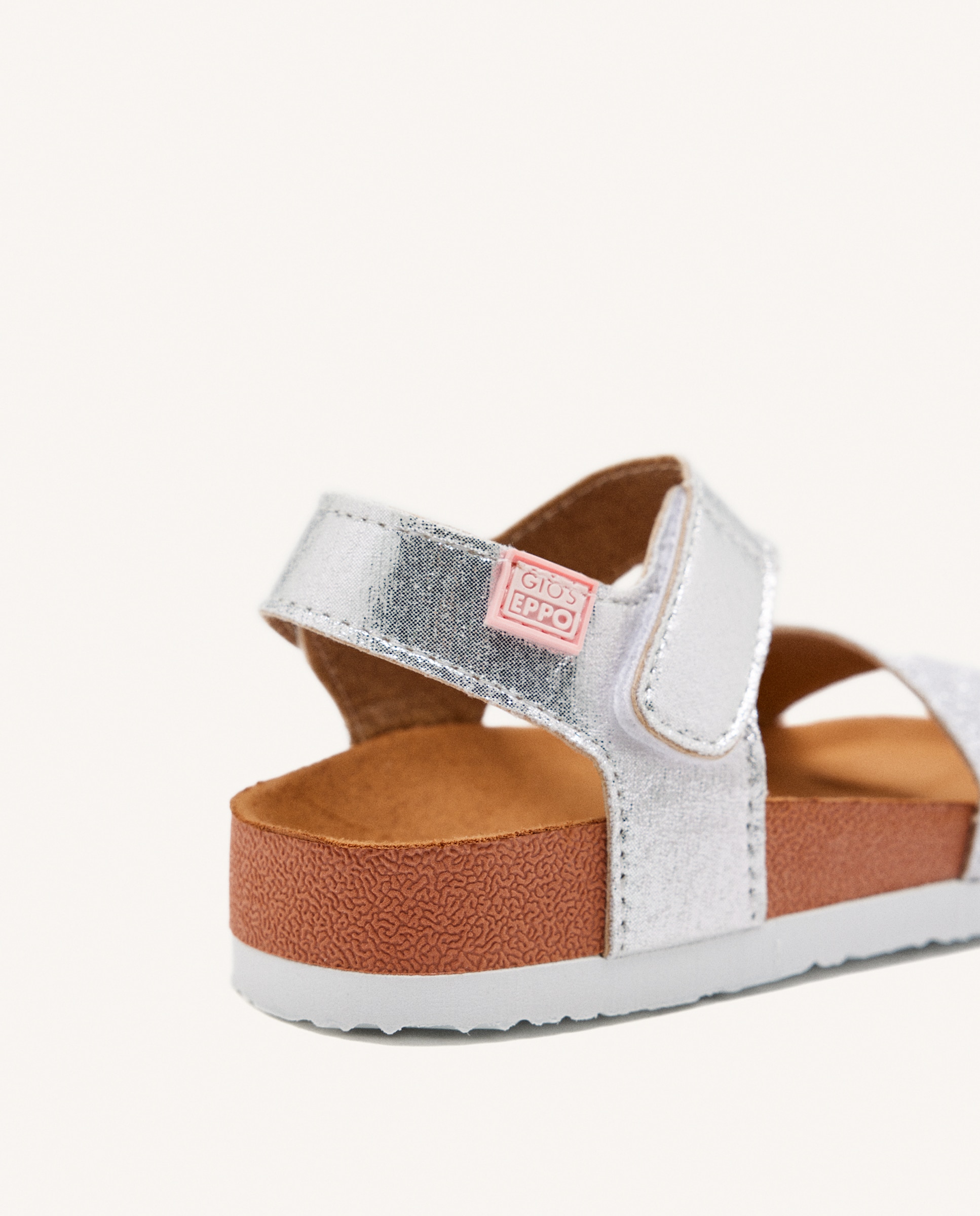 Sandalias abiertas de niña con detalle de tira frontal con purpurina - Gioseppo - Gris Gris-4