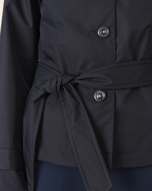 Imagen 0 de Gabardina de mujer corta con cinturón