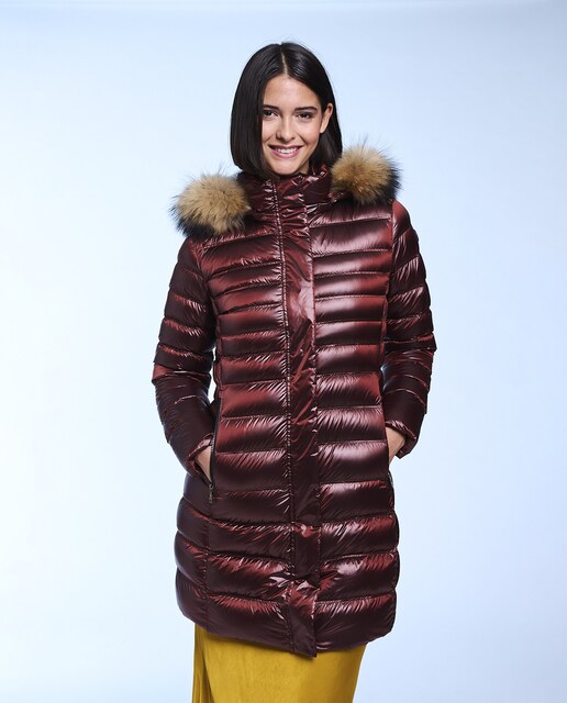 Imagen 0 de Plumífero largo de mujer con capucha desmontable con pelo de racoon