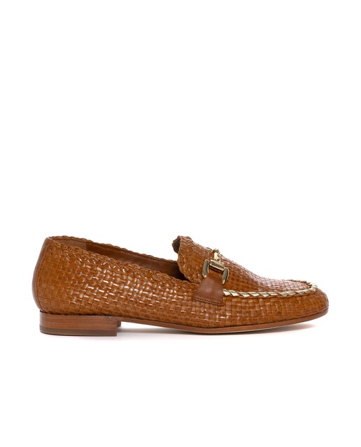 Imagen 0 de Mocasines de mujer de piel tranzada con adorno