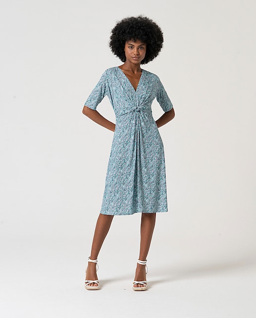 Imagen 0 de Vestido elástico estampado con escote de pico
