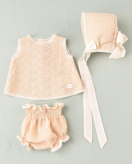 Imagen 0 de Conjunto de bebé niña beige de vestido